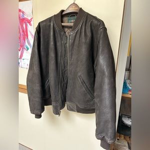 Men’s leather bomber jacket. Like new.